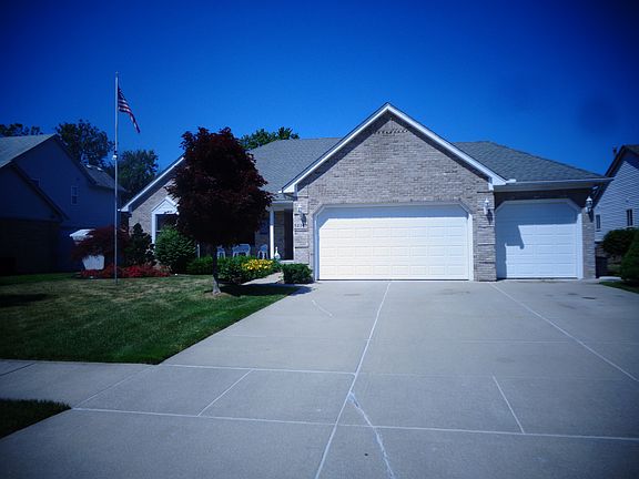 3rd image of 52369 Creek Ln