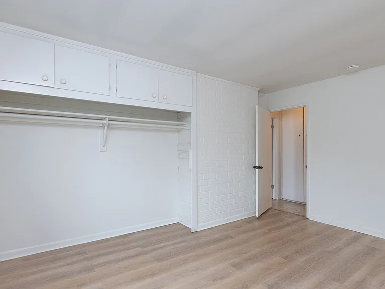 136 Oxnard Ave — Photo 17