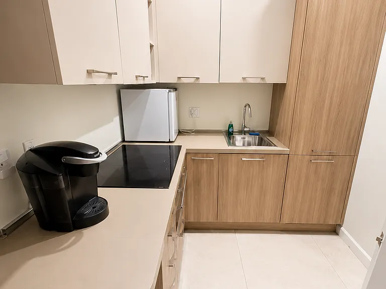 245 NE 33rd St #106 — Photo 4