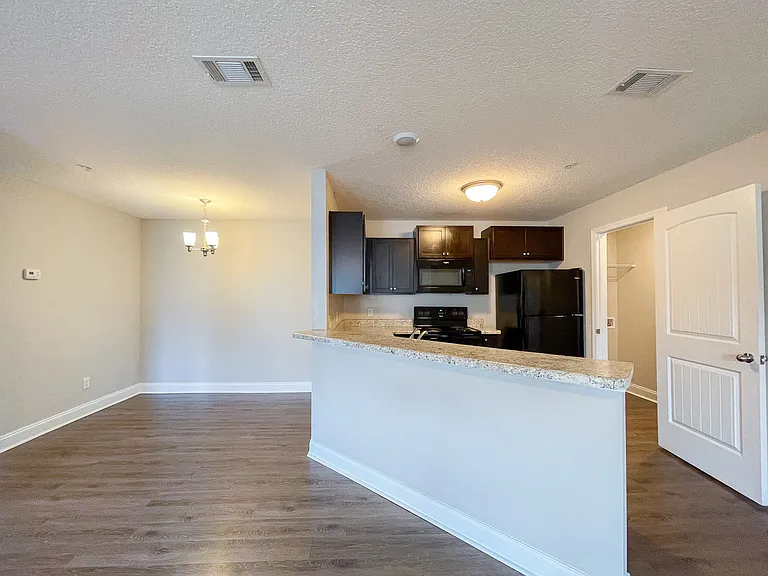 Wyngrove Apartments — Photo 31