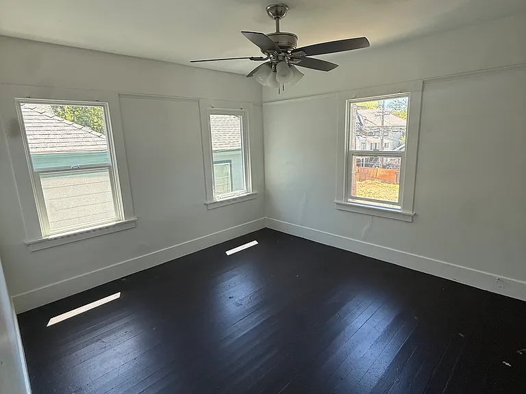 1224 E St #B — Photo 13
