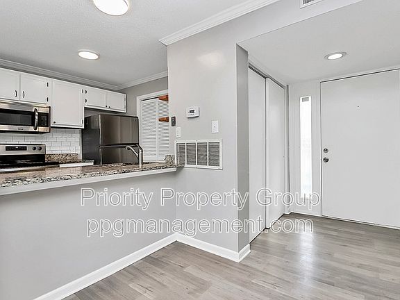 2nd image of 10971 Harrowfield Rd #1