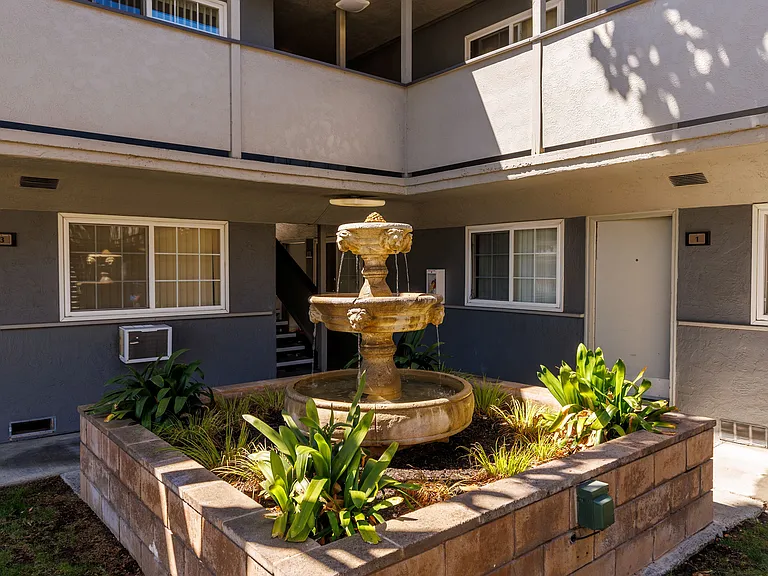 City Walk Apartments — Photo 6