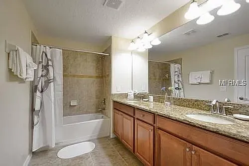 Master bathroom 2