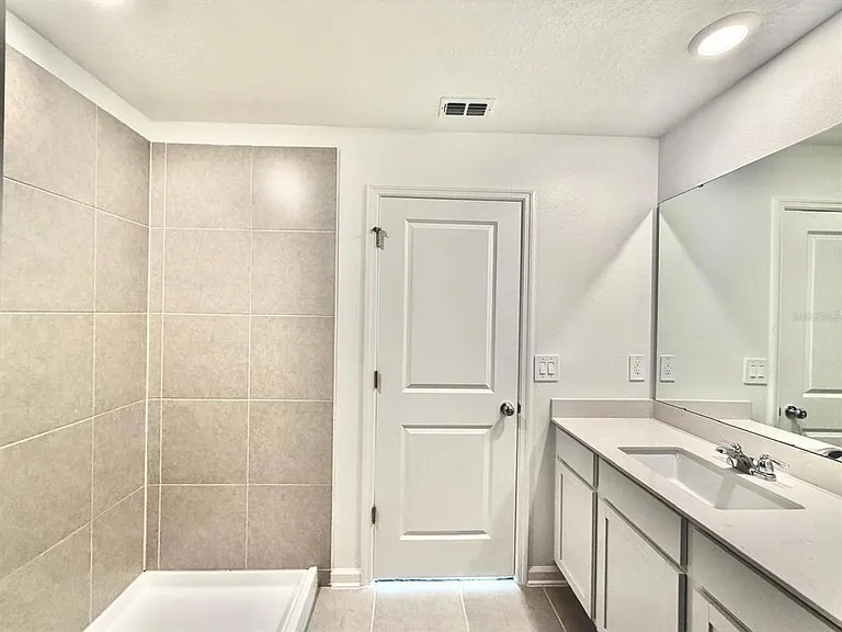 2122 Chris Dr — Photo 19