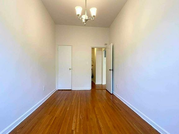 4th image of 25 W 75th St #3AA