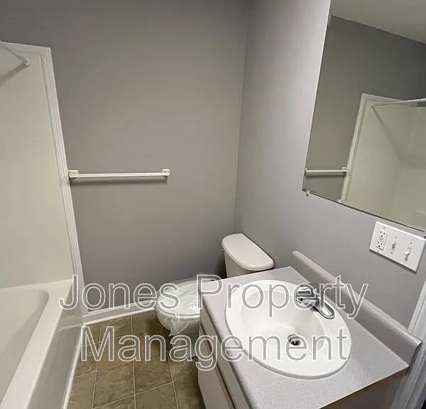 810 Pine St #PINE STREET — Photo 8