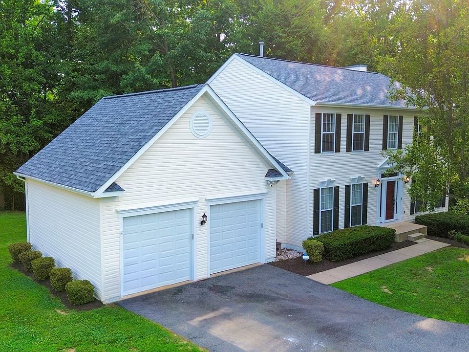 1st image of 53 Aurelie Dr