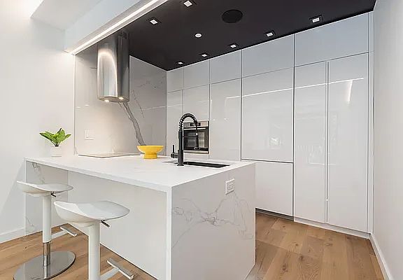 2nd image of 714 Jefferson Ave #3B