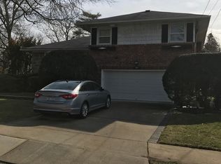 849 Oliver St, Woodmere, NY 11598