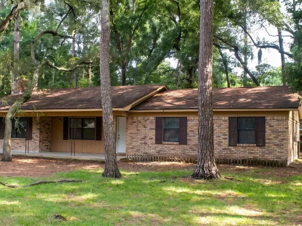 6 Oakwood Dr, Beaufort, SC 29907