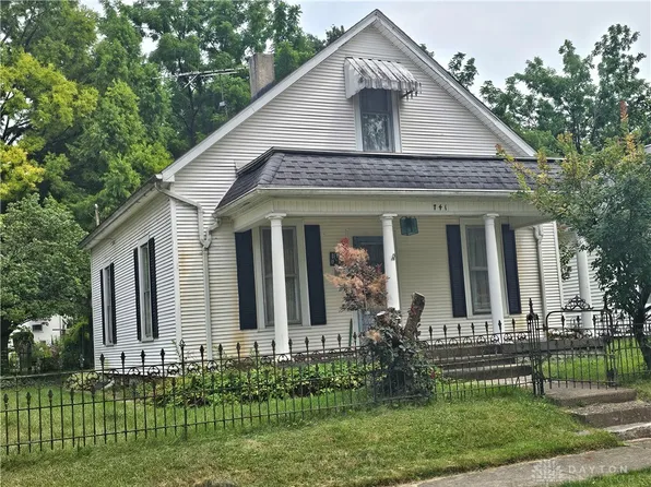741 Chestnut St, Xenia, OH 45385