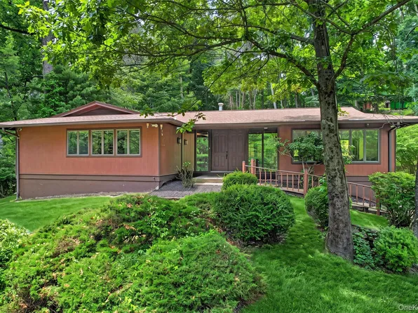 9 Tamarack Lane, Pomona, NY 10970
