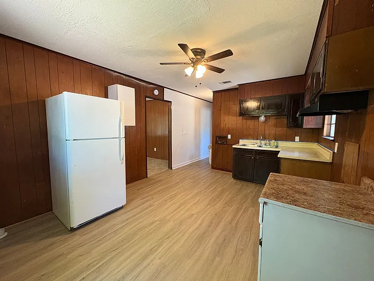 513 Sassafras Ave — Photo 4