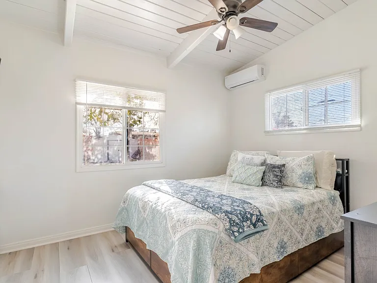 1432 W Avenue H #15 — Photo 11