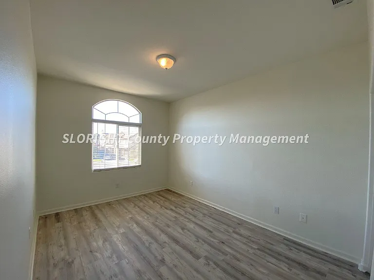 1654 Belmont Ct — Photo 7