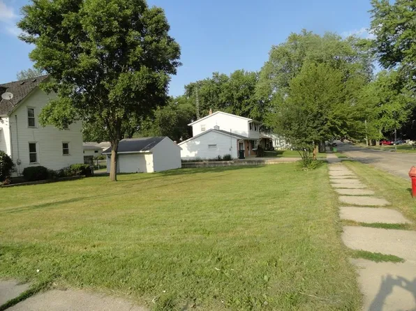 326 W Rogers St, Hartford, WI 53027