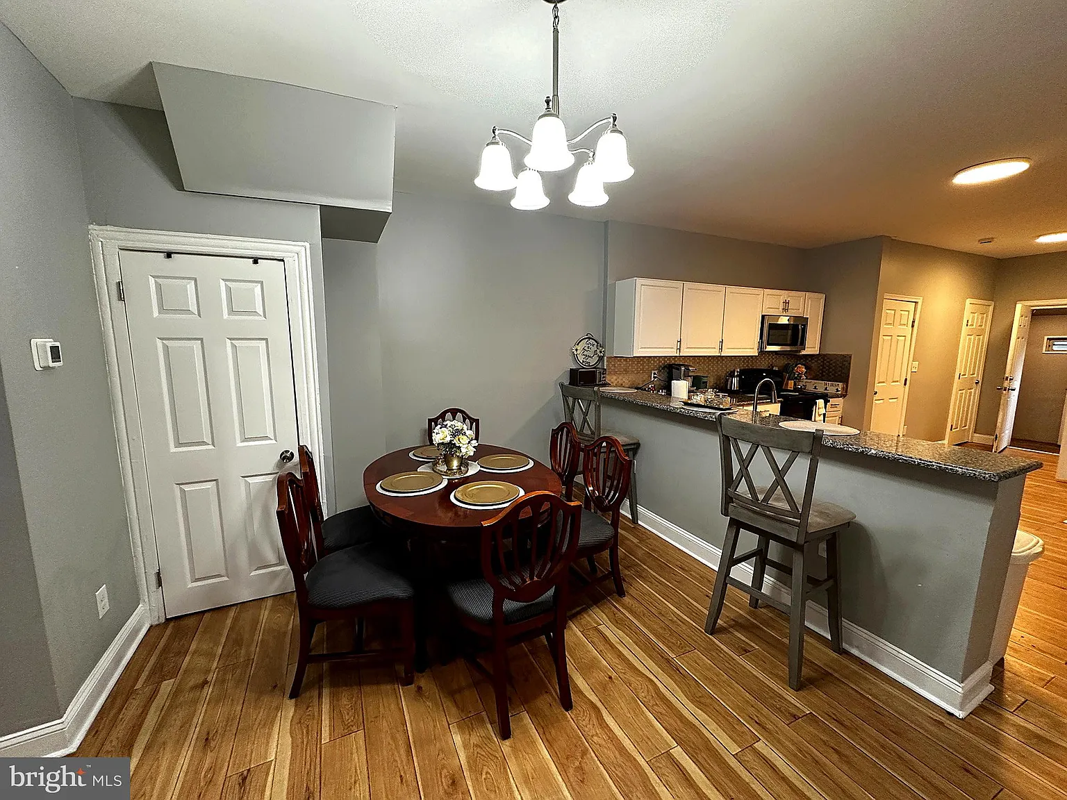 4 bed, 1.5 bath, 1600 sqft, $2,900 — Photo 3
