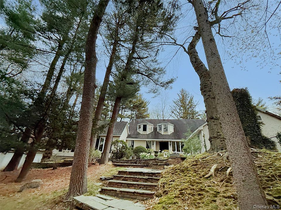 1st image of 8 Woodstock Court