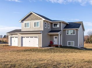 N5637 1210th St, Prescott, WI 54021