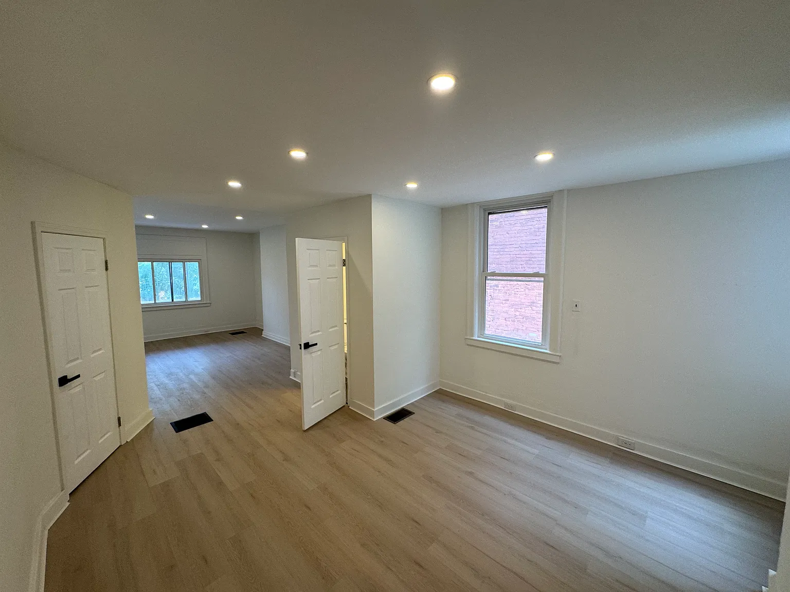 4 bed, 2.5 bath, 1970 sqft, $1,700 — Photo 4