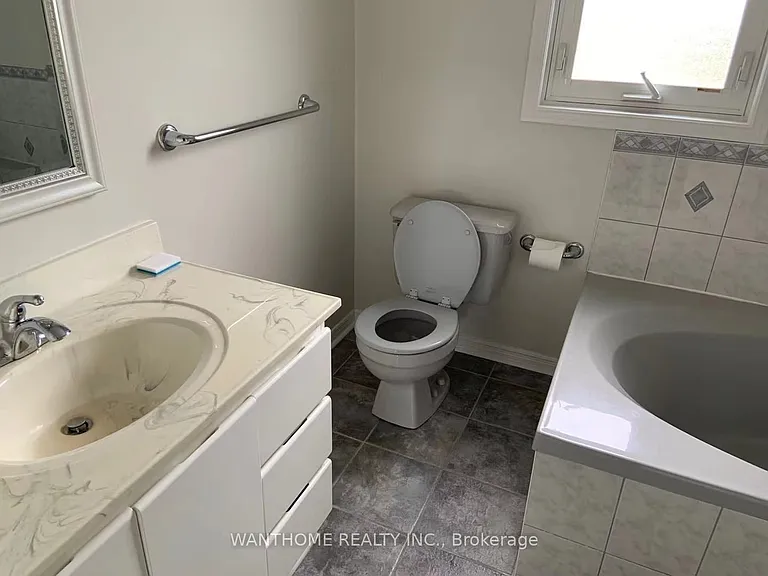 2710 Harewood Ct — Photo 12
