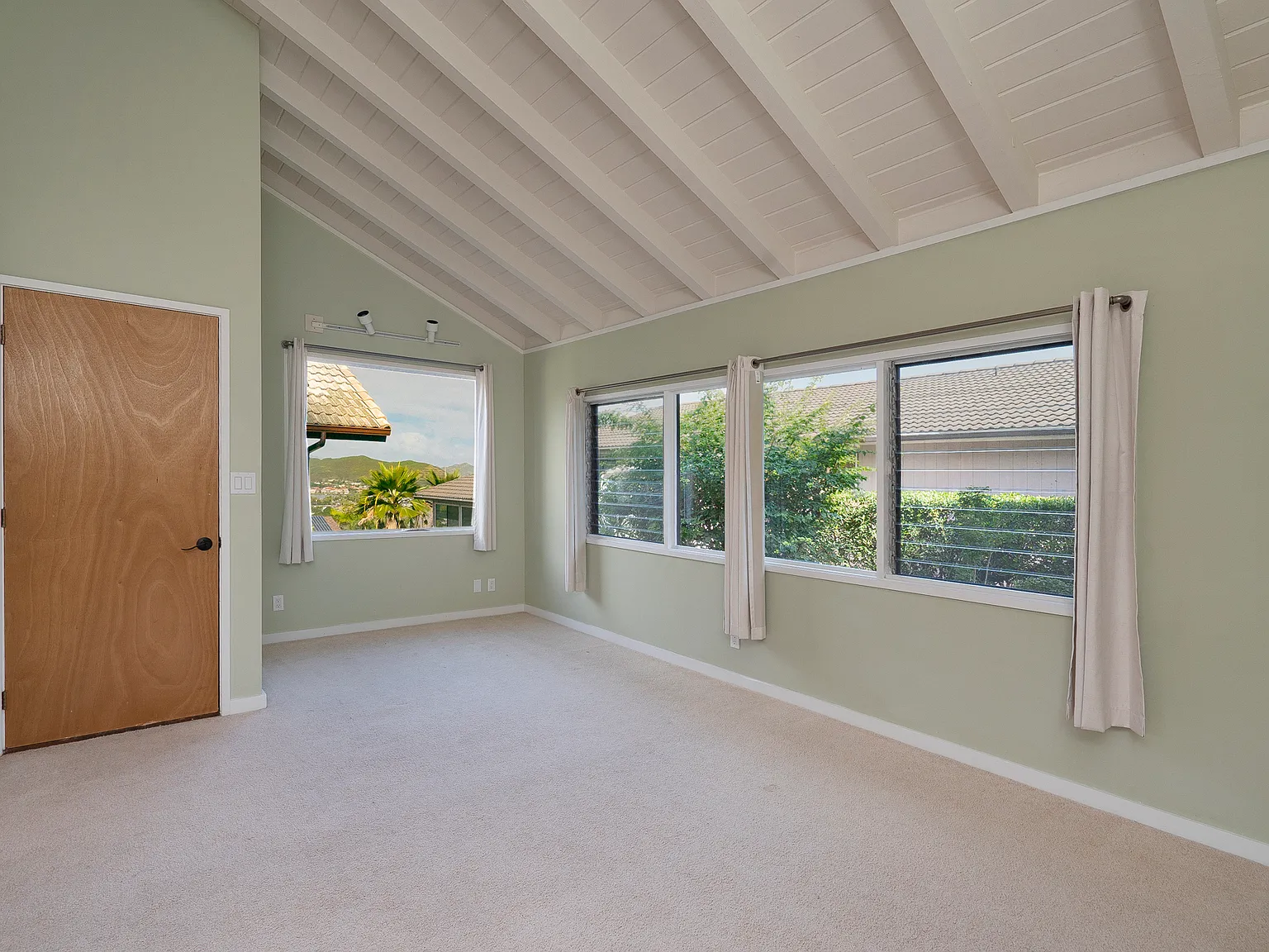 1435 Auauki St — Photo 2