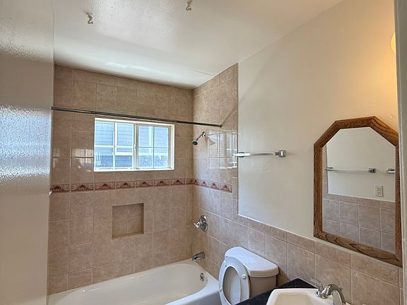 5th image of 615 E Magnolia Blvd #C