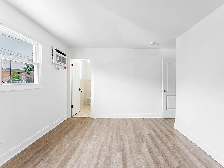 3158 N Neenah Ave #1C — Photo 10