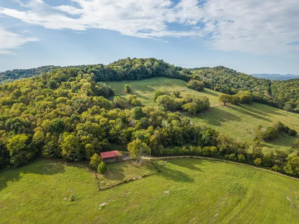 431 Plunkett Creek Rd, Gordonsville, TN 38563
