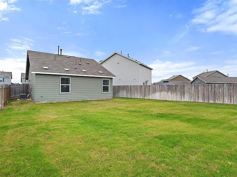 17813 Willacy Cv — Photo 36