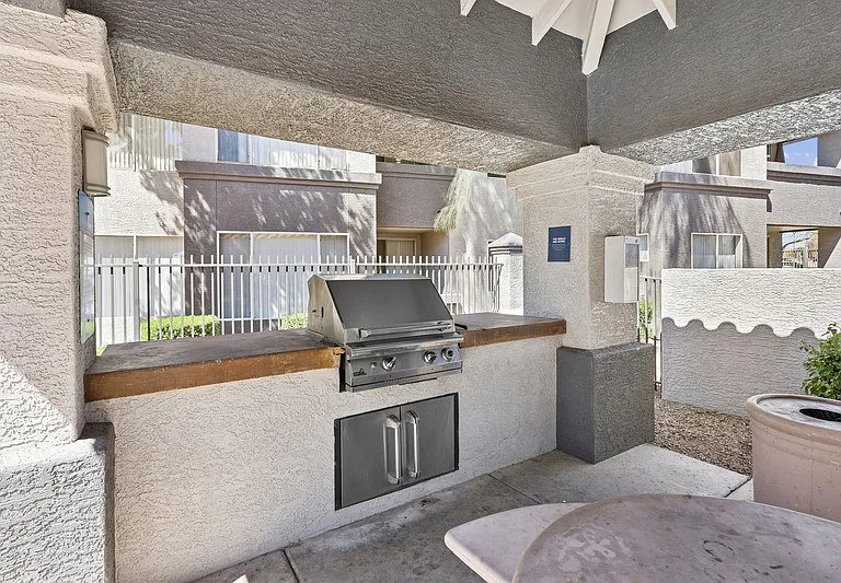 Vista Grove Apartments — Photo 20