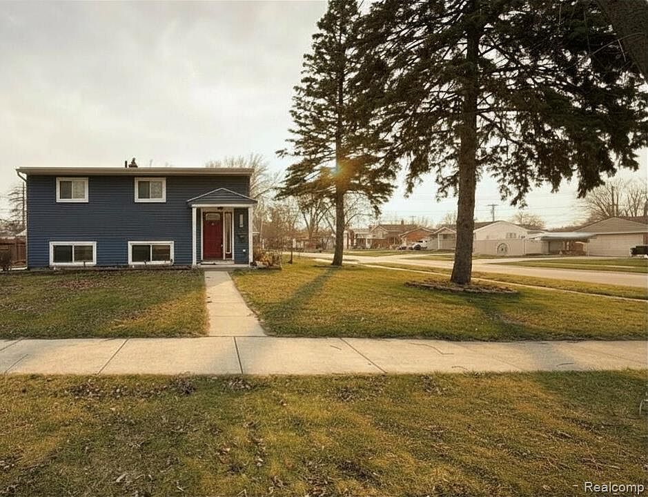 1st image of 31866 Lynne Dr