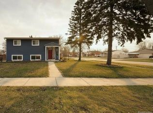 31866 Lynne Dr, Rockwood, MI 48173
