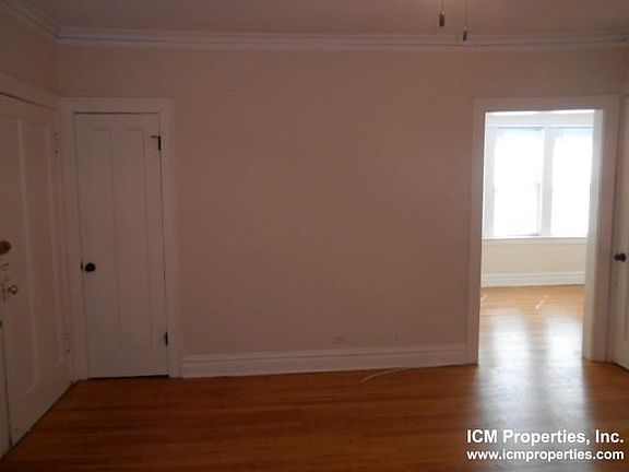 3rd image of 4727 N Leavitt St #1J