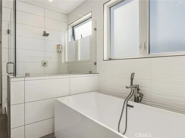 4405 Channel Pl — Photo 35