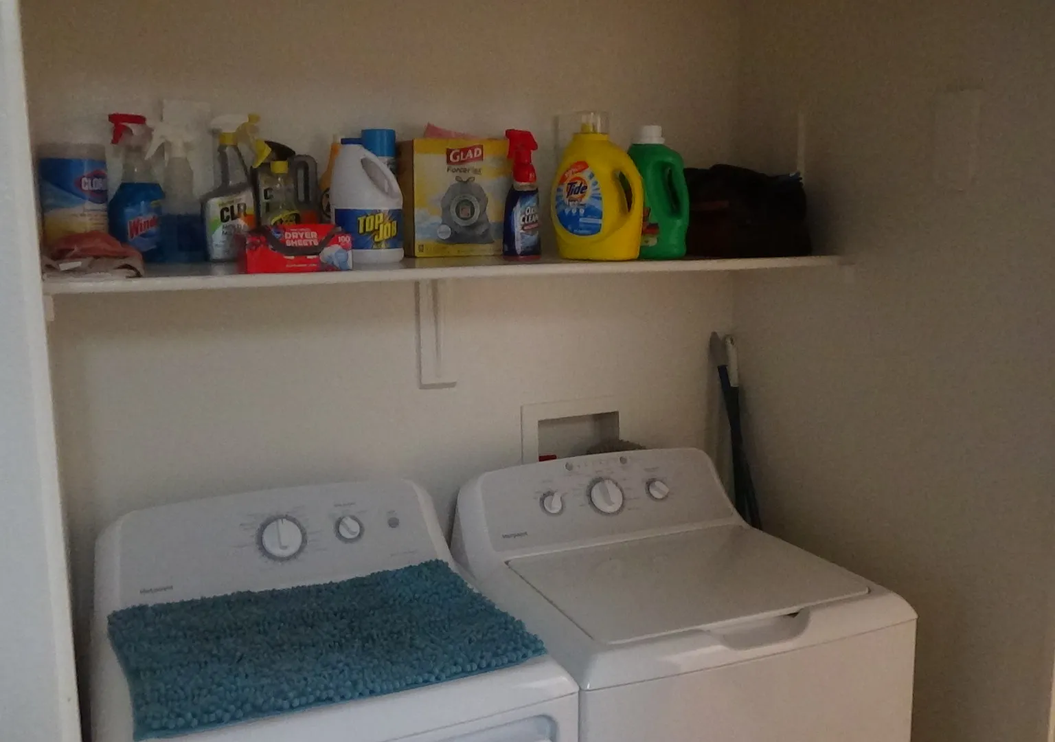 10 bed, 7200 sqft, $1,950 — Photo 3