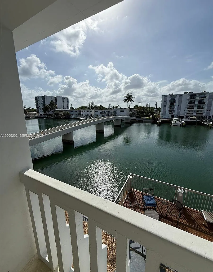 The Lofts At Tatum Condo — Photo 2