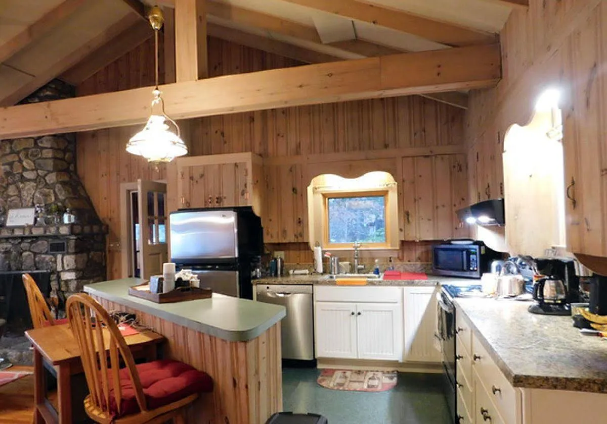 4 bed, $1,250 — Photo 2