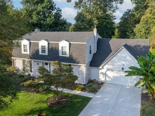 1521 Bay Point Dr, Virginia Beach, VA 23454