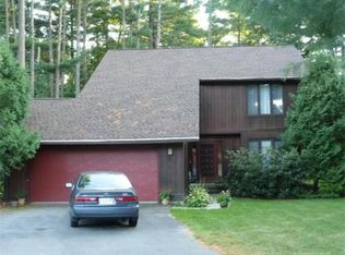 7 Bayberry Ln, Amherst, MA 01002