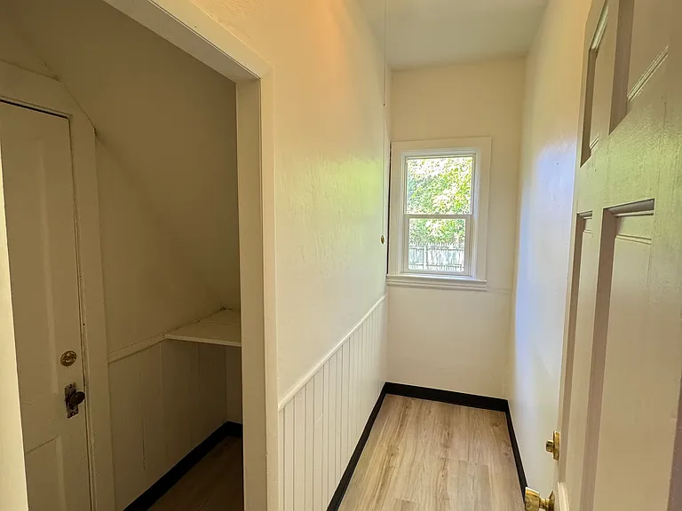 612 Auburn Ave #LOWER — Photo 9