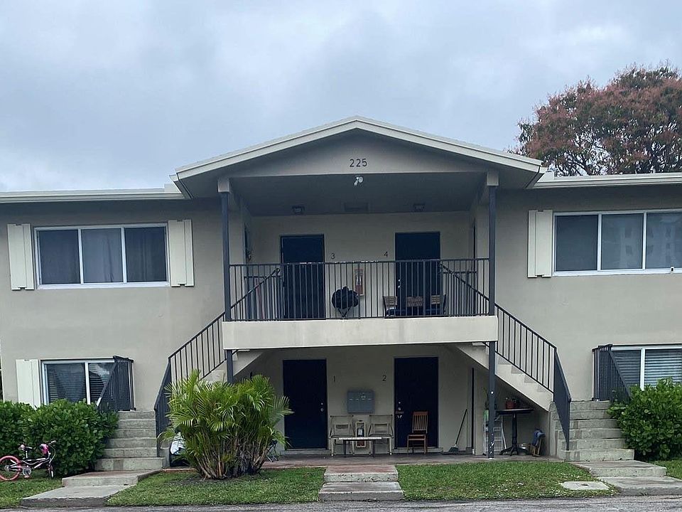 1st image of 225 SW 7th Street #101