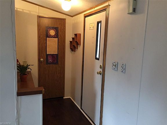 2nd image of 18 Grand Blvd #18