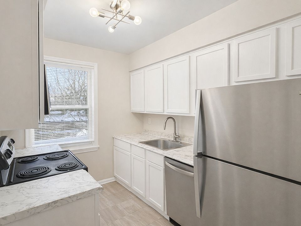 1st image of 3923 Pennsylvania Ave SE APT 301
