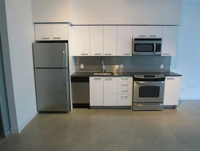 510 King St E #413