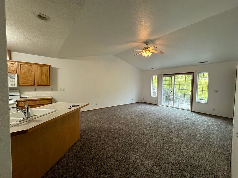 3265 NE Johnson St — Photo 4