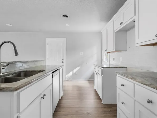 801 Guthrie Dr, Waco, TX 76710
