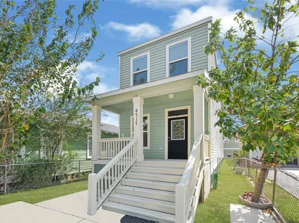 4717 Avenue Q, Galveston, TX 77551