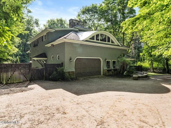 233 Locust Grove Rd, Greenfield, NY 12833